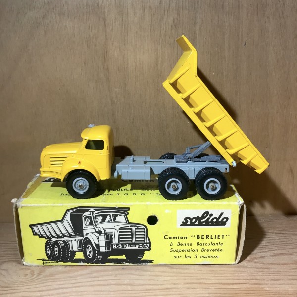 Camion Berliet Jaune SOLIDO 303