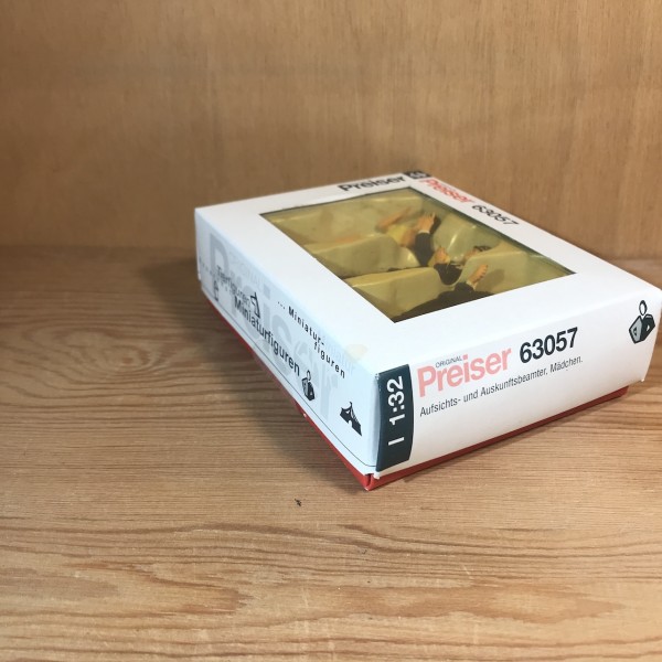 Contrôleur, huissier et fille PREISER 63057