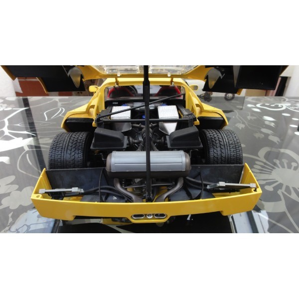 FERRARI F40 POCHER JAUNE