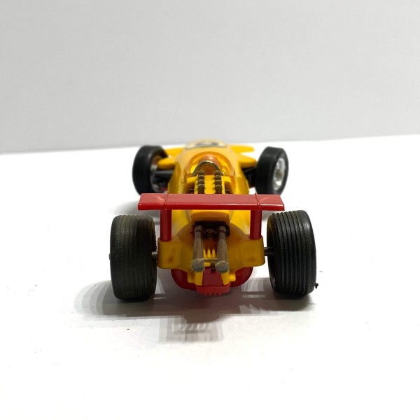 Lotus F1 avec aileron Coque jaune Chassis rouge JOUEF 356