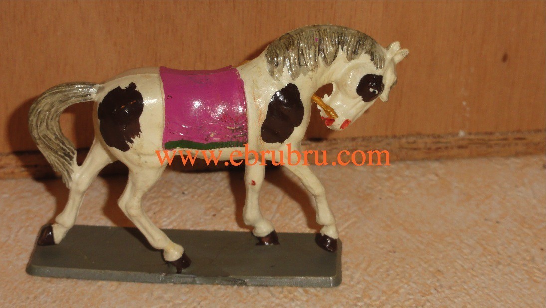 Cheval Blanc pie couverture rose Guerres Indiennes Starlux
