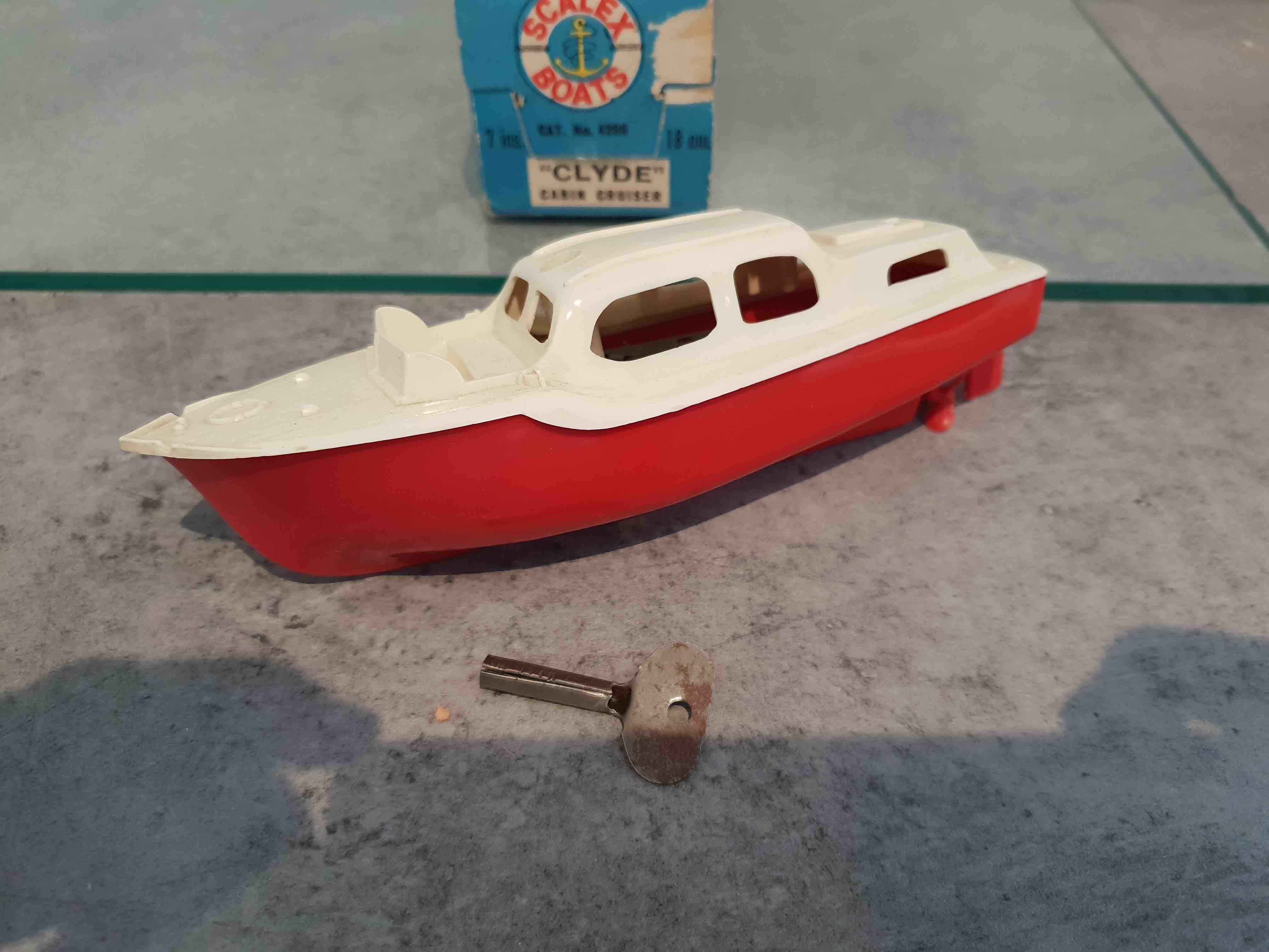 SCALEX BOAT 429S CLYDE CABIN CRUISER