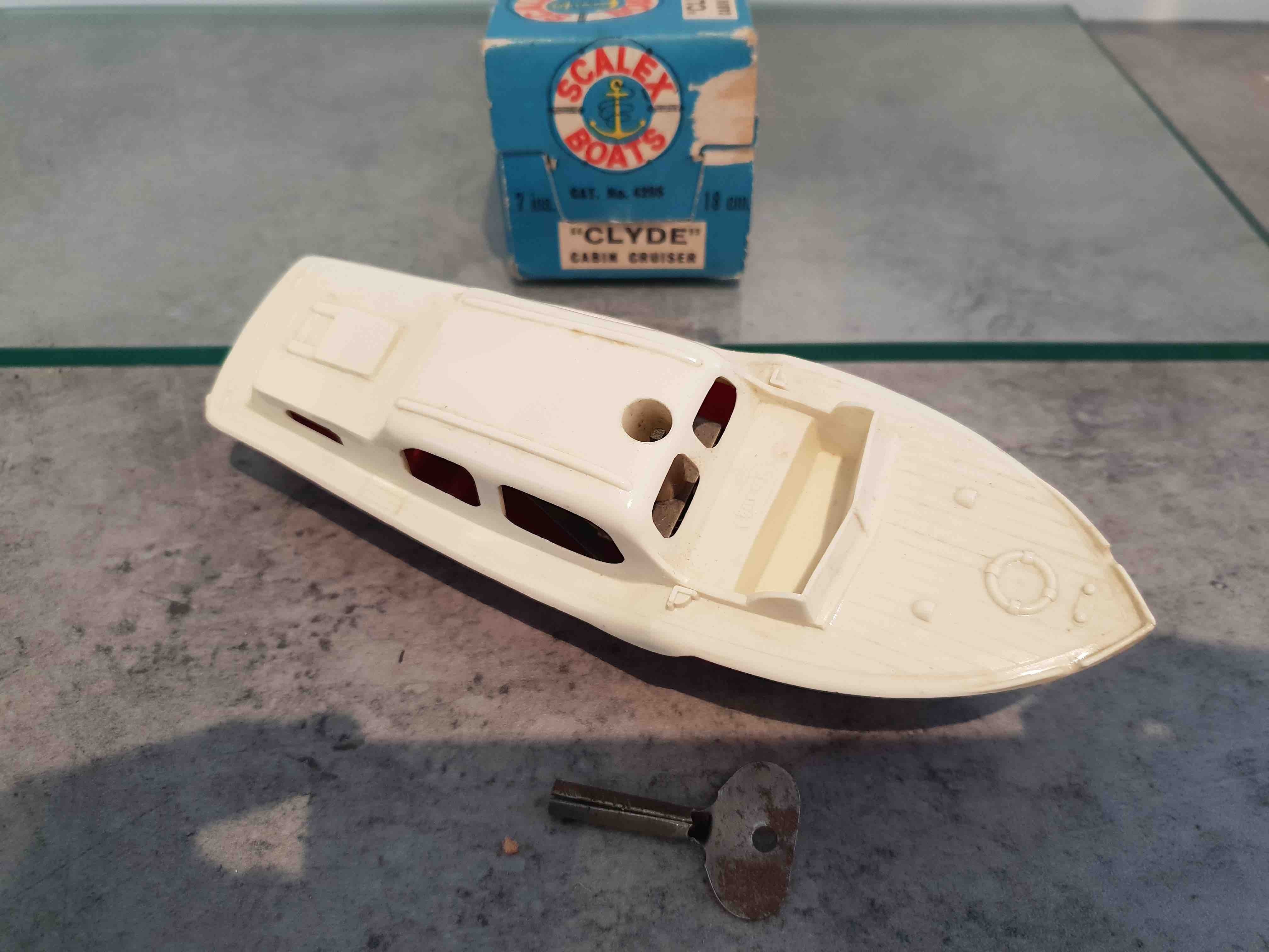 SCALEX BOAT 429S CLYDE CABIN CRUISER