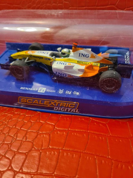 RENAULT F1 2007 NO 3 SCALEXTRIC REF C27800