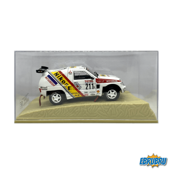 Mitsubishi Pajero - La légende du Dakar NOREV No 17