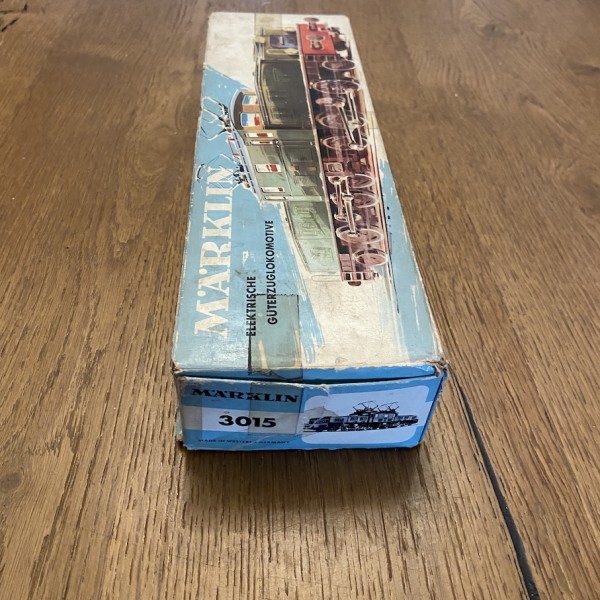 Märklin 3015 Locomotive Série Ce 6/8 SBB Crocodil Verte  Échelle H0