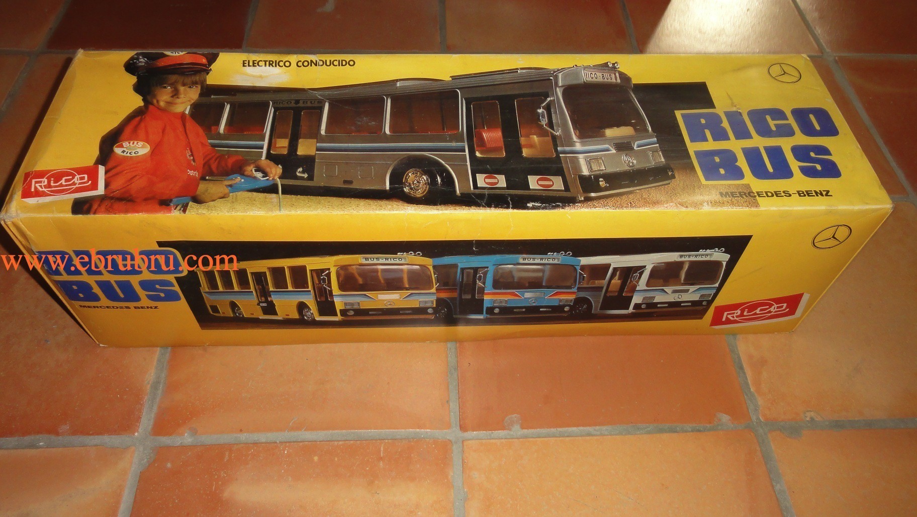 Bus Rico mercedes Benz neuf en boite ref 43