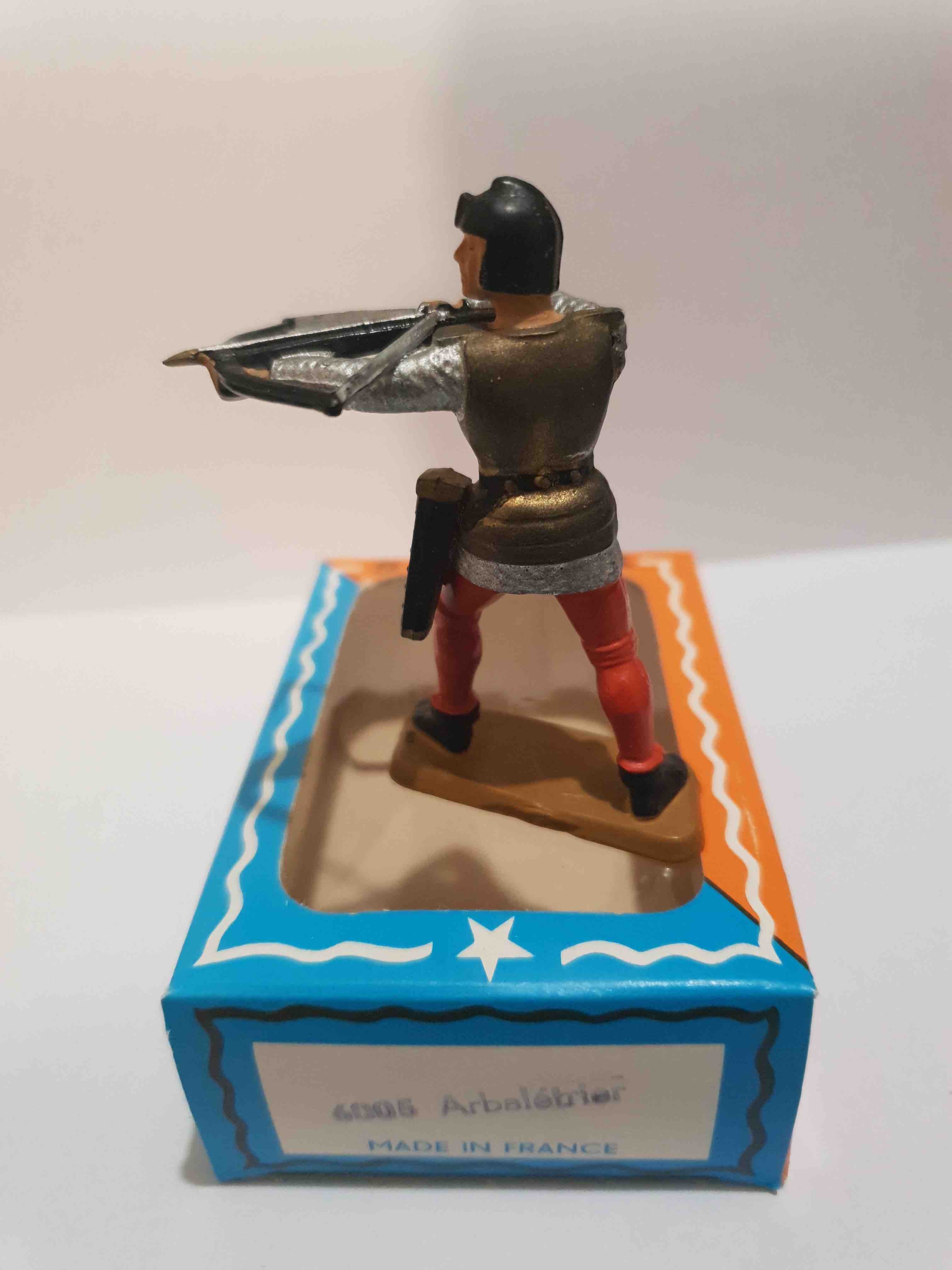 ARBALÉTRIER TUNIQUE DORÉE STARLUX REF 6005  MOYEN ÂGE