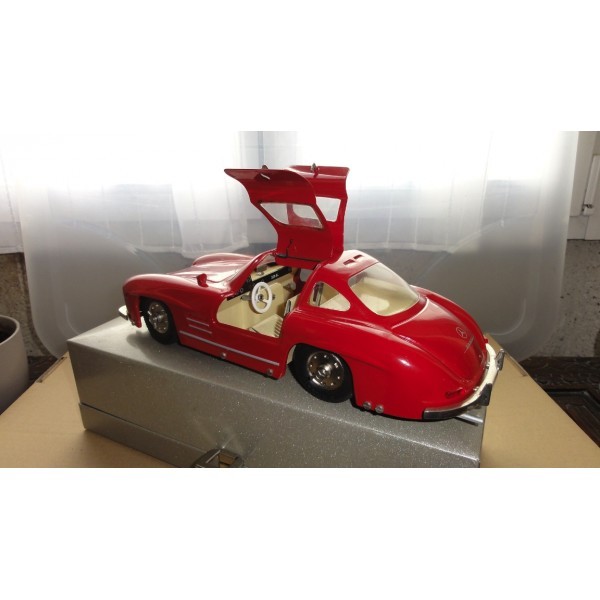 MERCEDES 300 SL ROUGE MARKLIN RÉF 1092 MUSEUMSMODELL 1993