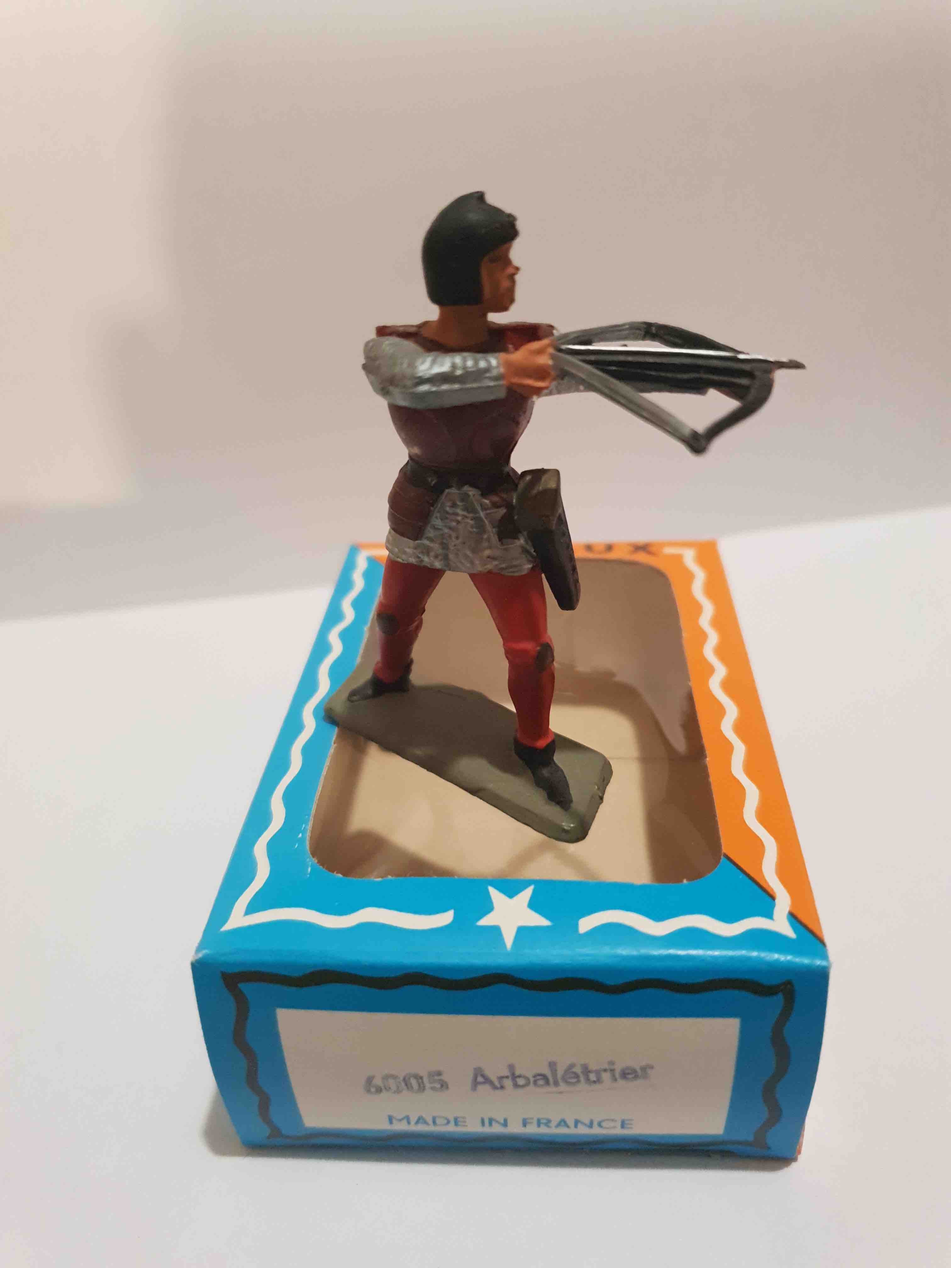 ARBALÉTRIER TUNIQUE ROUGE BORDEAUX STARLUX REF 6005  MOYEN ÂGE