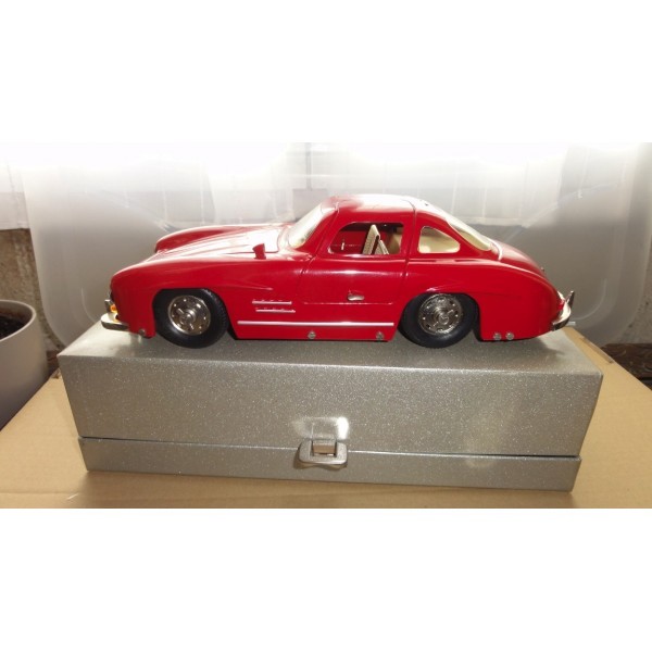 MERCEDES 300 SL ROUGE MARKLIN RÉF 1092 MUSEUMSMODELL 1993