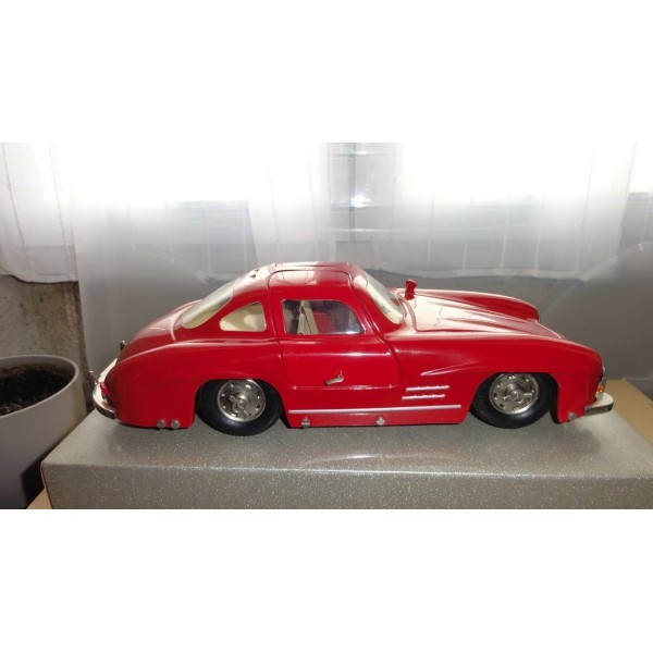 MERCEDES 300 SL ROUGE MARKLIN RÉF 1092 MUSEUMSMODELL 1993