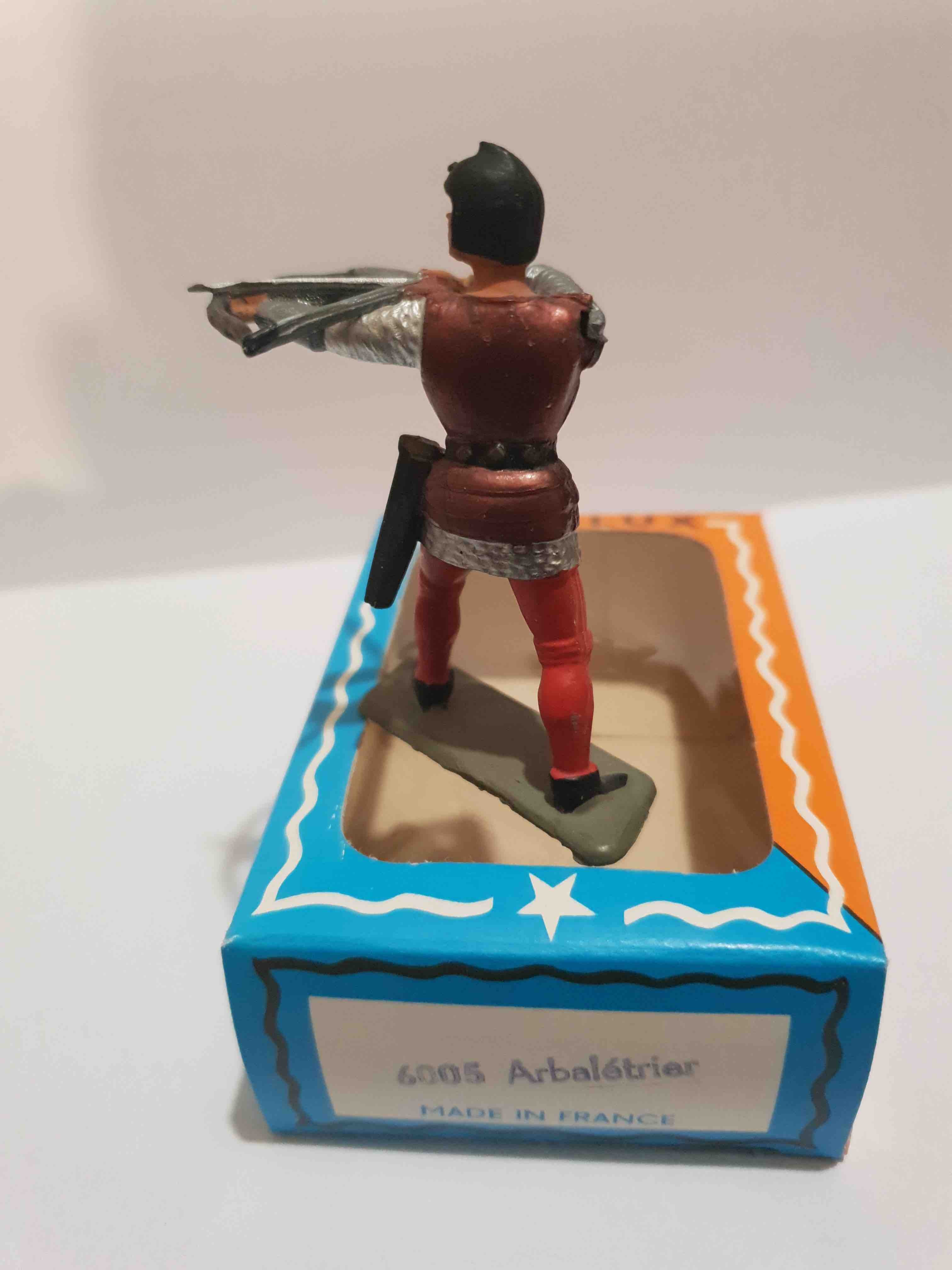 ARBALÉTRIER TUNIQUE ROUGE BORDEAUX STARLUX REF 6005  MOYEN ÂGE