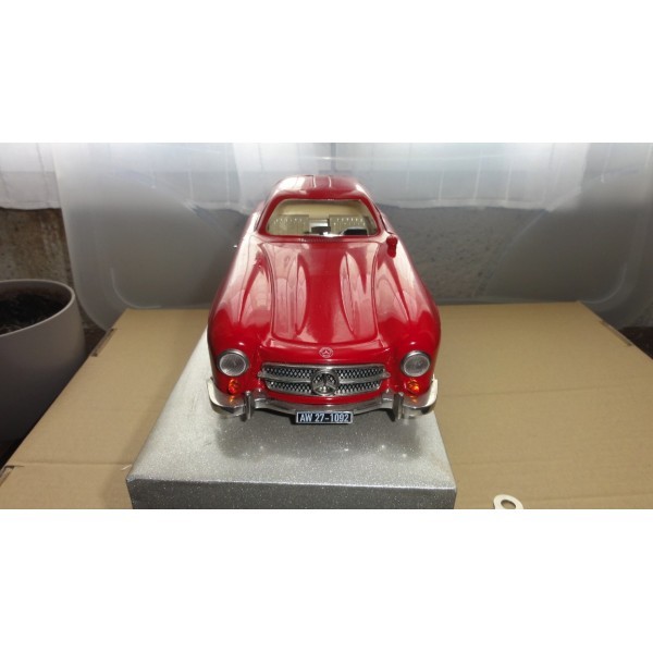 MERCEDES 300 SL ROUGE MARKLIN RÉF 1092 MUSEUMSMODELL 1993