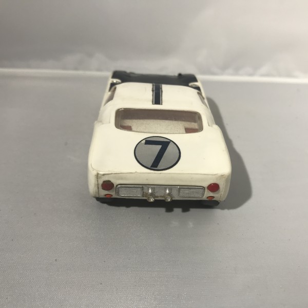 Ford GT blanche SCALEXTRIC C77