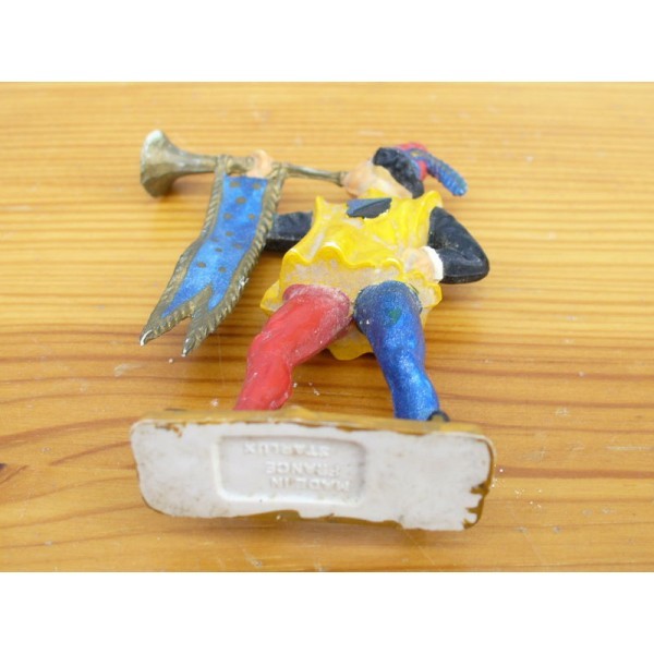 HÉRAULT D'ARMES SOCLE BLANC STARLUX  MOYEN ÂGE RÉF 6014