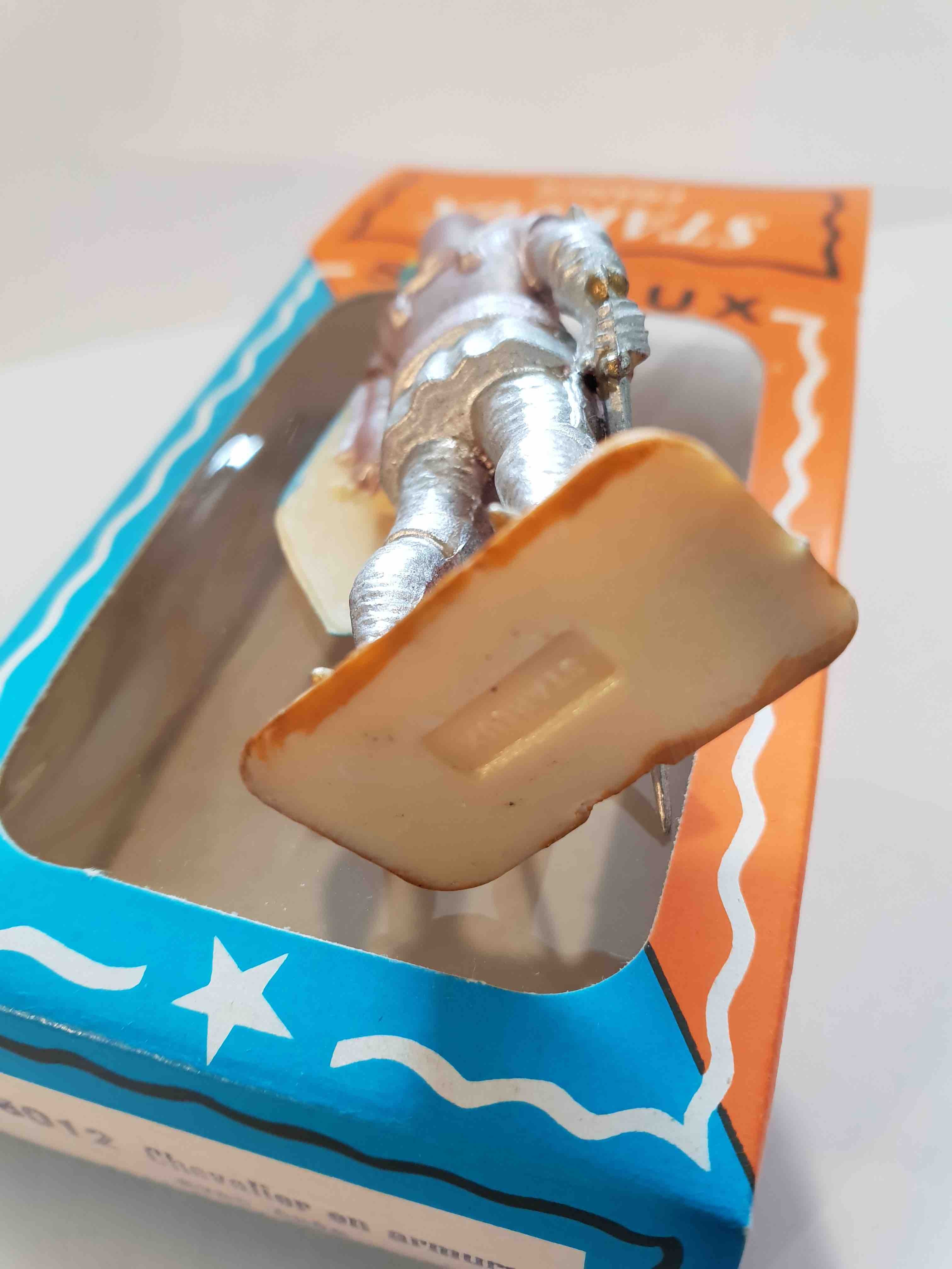 CHEVALIER EN ARMURE AVEC ÉPÉE PIEDS BLANC STARLUX MOYEN ÂGE RÉF 6012