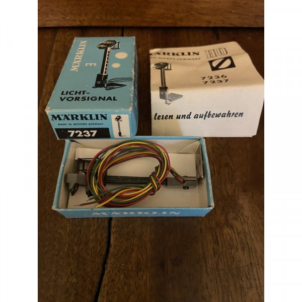 SIGNAL LUMINEUX LICHT VORSIGNAL MARKLIN  RÉF 7237