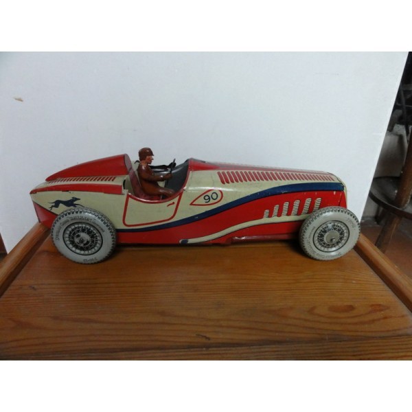 VOITURE DE COURSE DE MARQUE CR