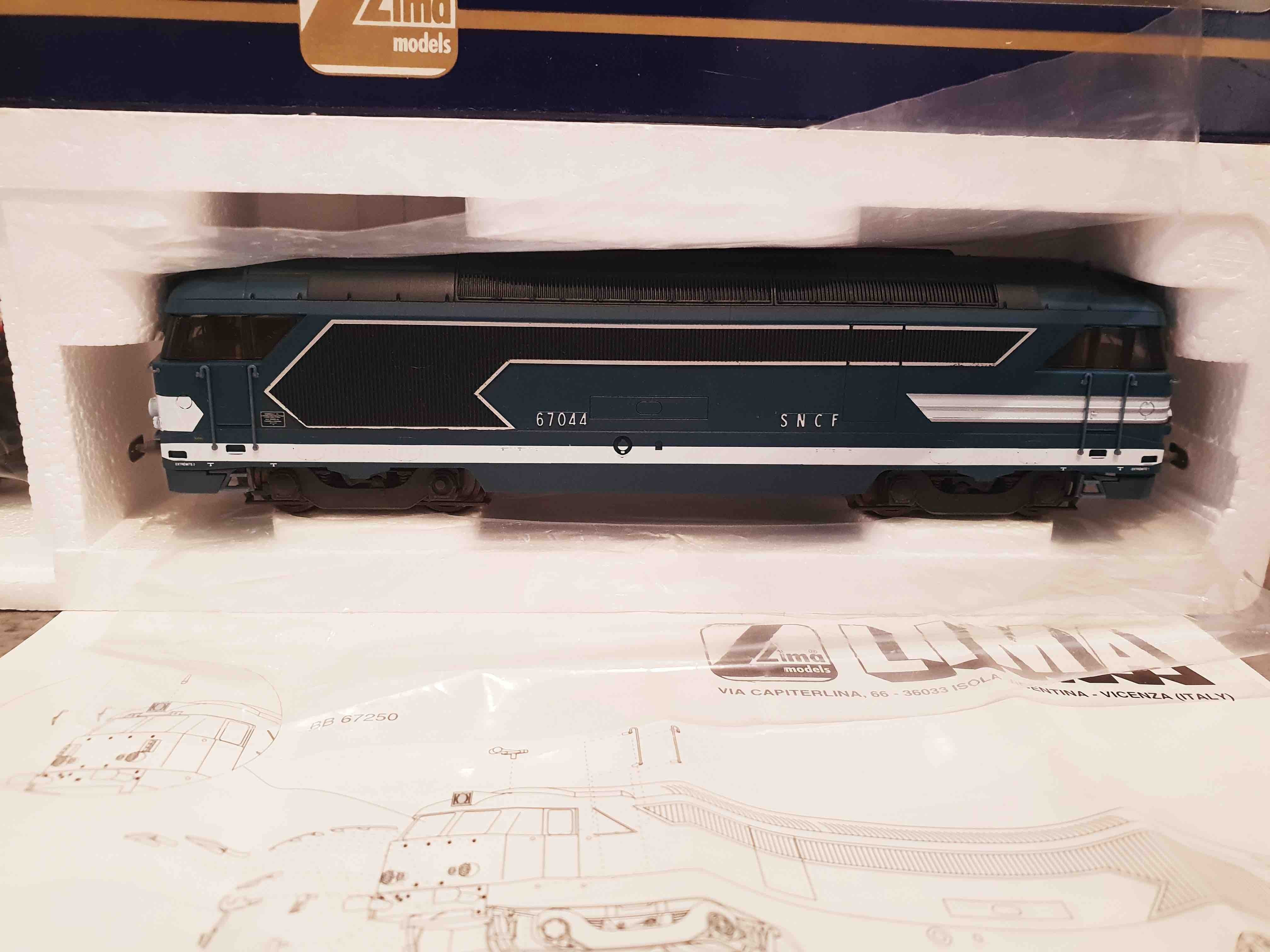 LIMA 208007 LOCOMOTIVE BB 67044 DEPOT NIMES