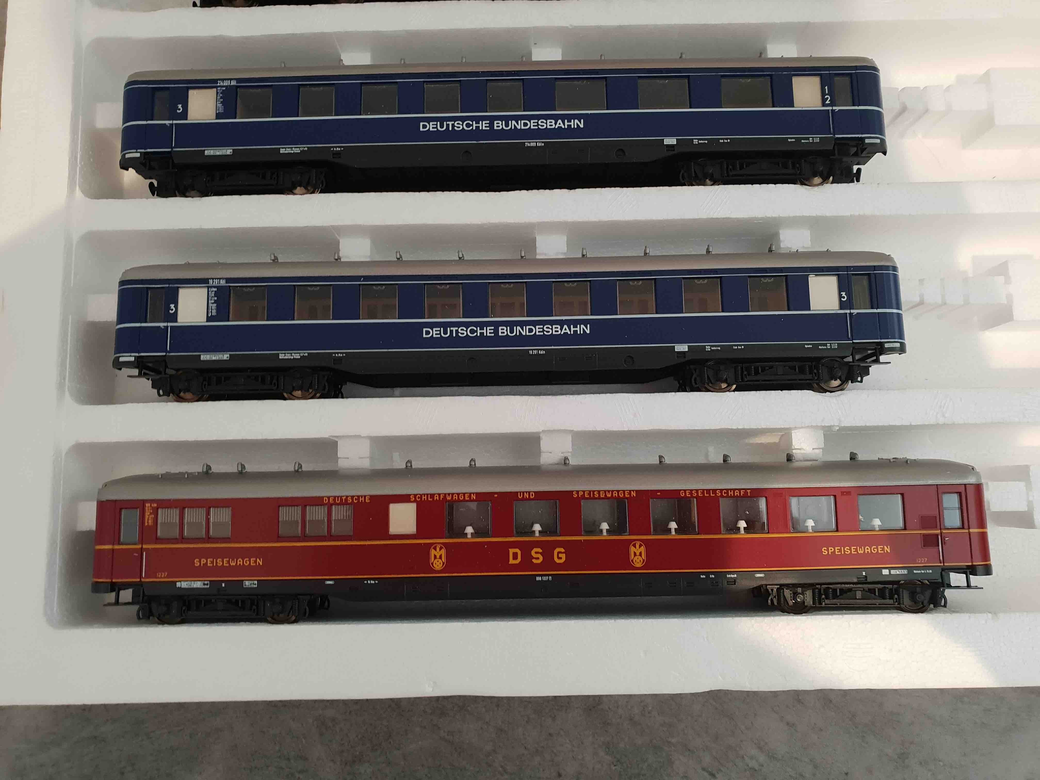 LILIPUT 838  VOITURES