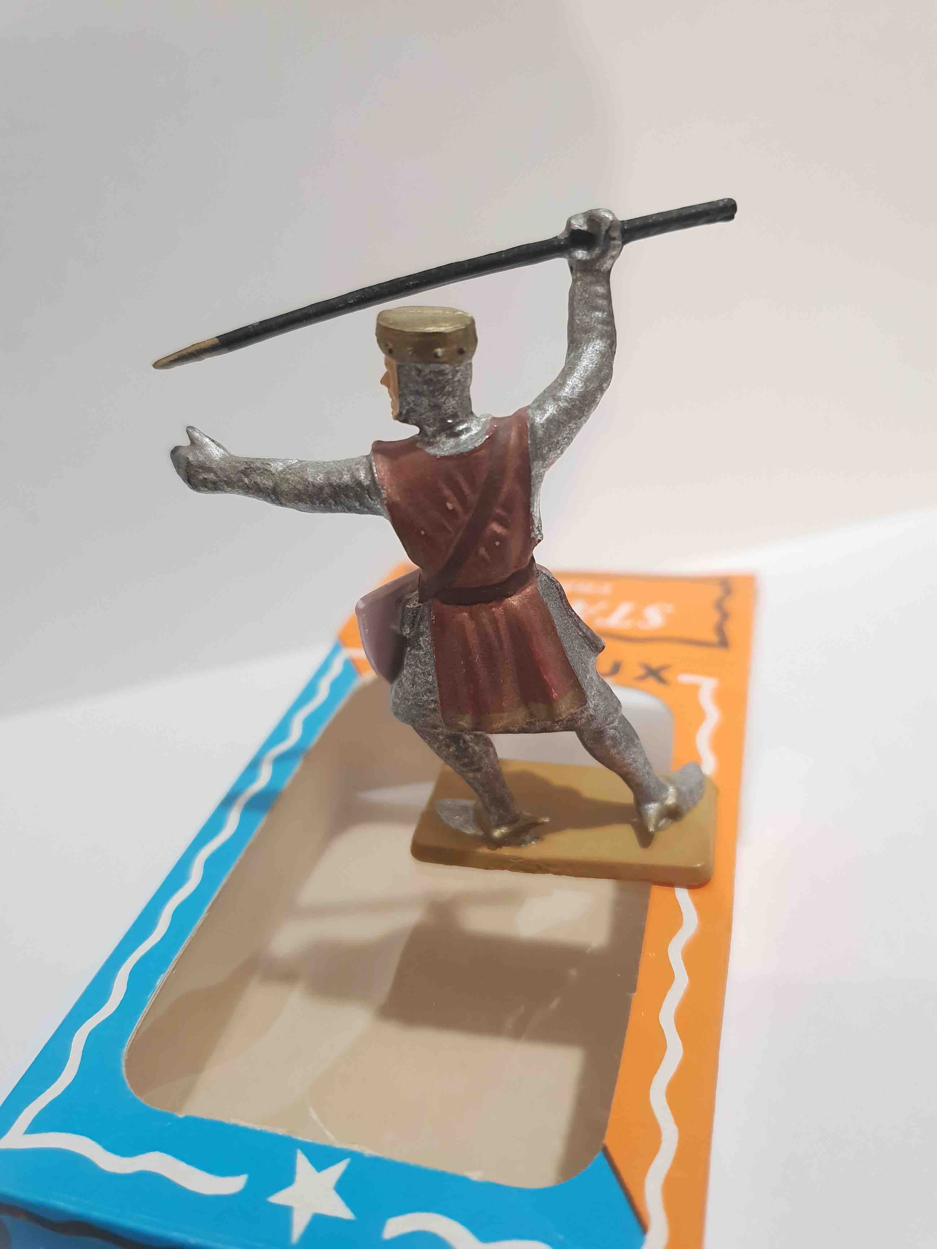 CHEVALIER ÉCUSSON JAVELINE STARLUX PIEDS BLANC RÉF 600 MOYEN ÂGE