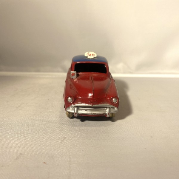 Simca 9 Aronde Taxi DINKY TOYS réf 24U