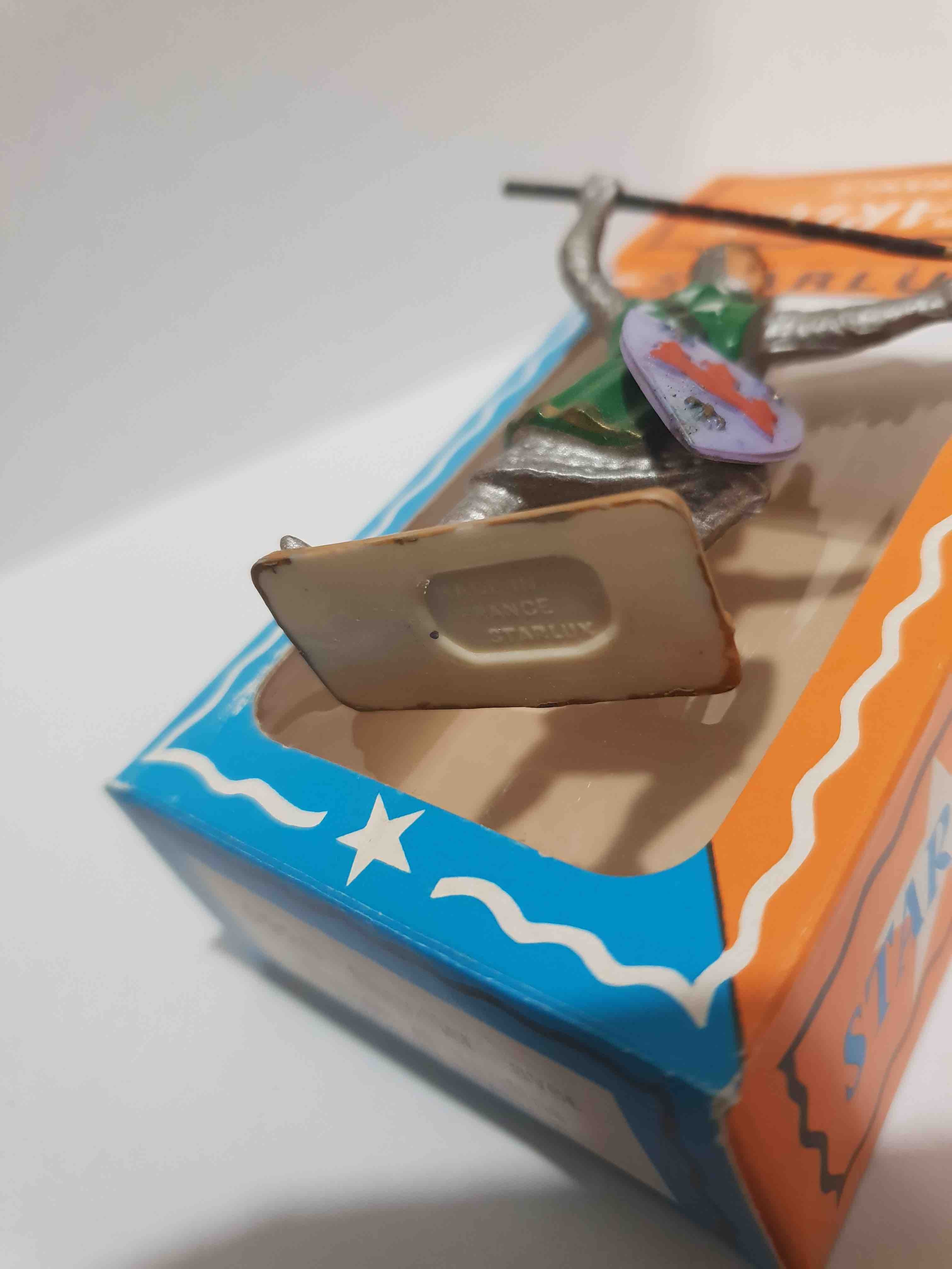 CHEVALIER ÉCUSSON JAVELINE STARLUX PIEDS BLANC RÉF 600 MOYEN ÂGE