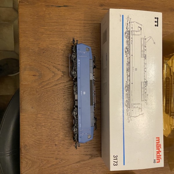 Locomotive électrique Märklin H0 3173 bleue BR 120 104-5