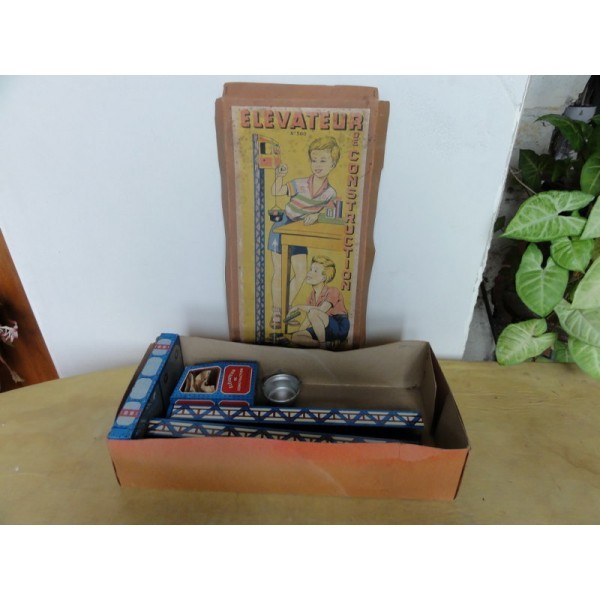 ELEVATEUR DE CONSTRUCTION DE MARQUE MONTBLANC