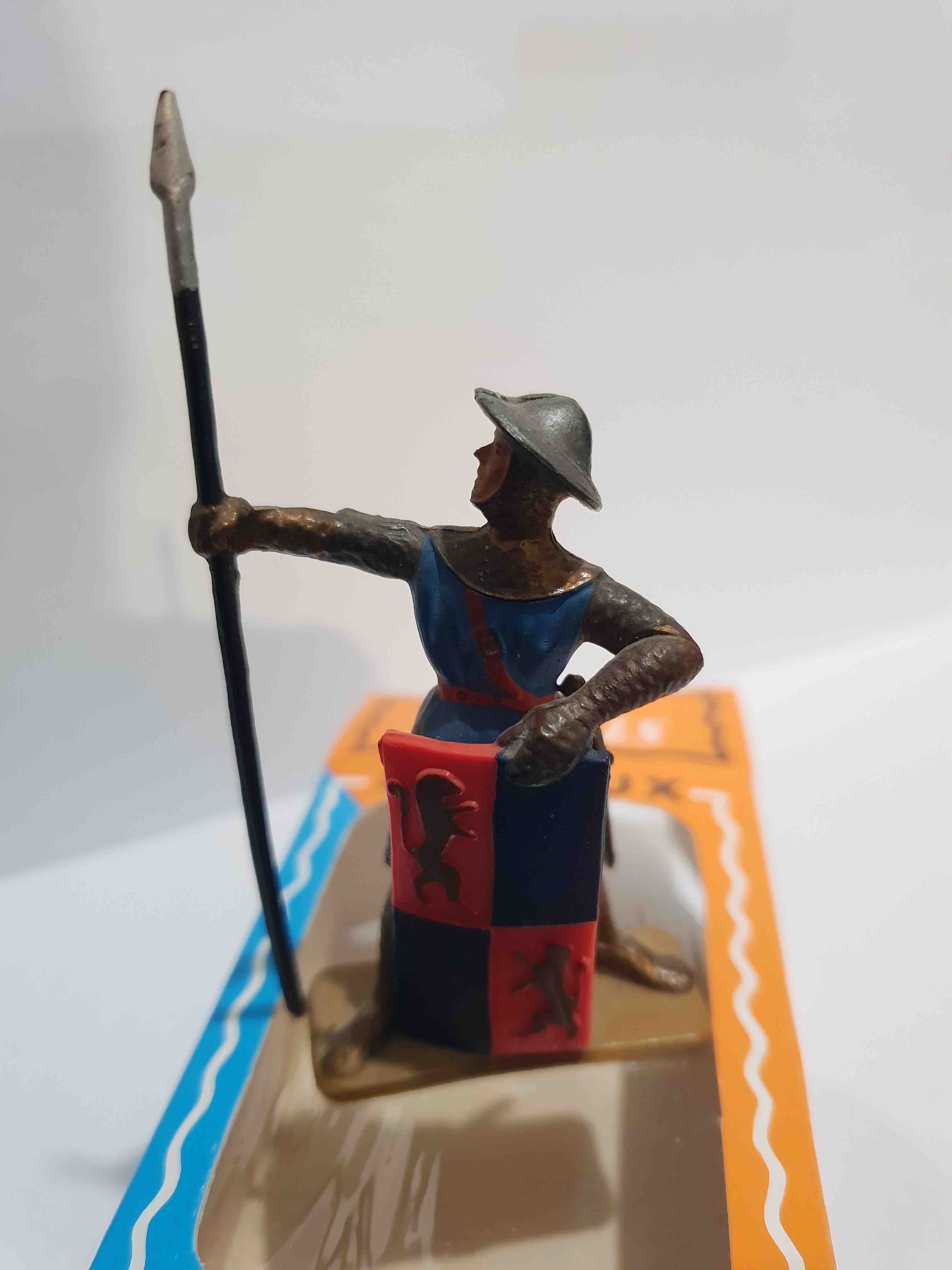 PIQUIER PIEDS OR STARLUX MOYEN ÂGE RÉF 6017