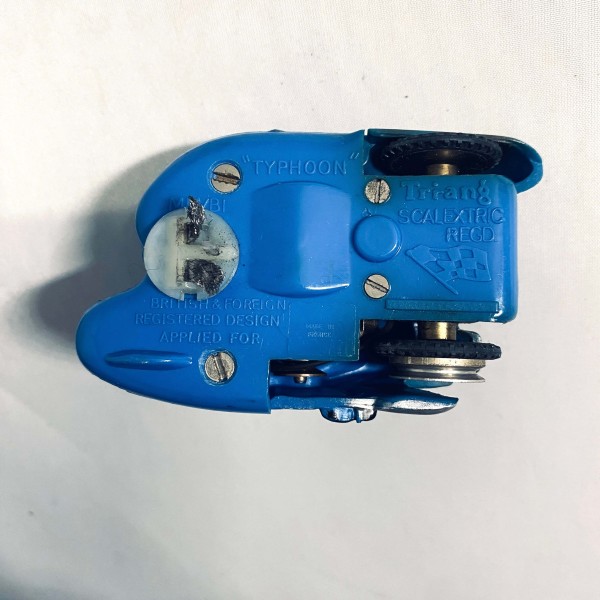 Sidecar Typhoon bleu - casque vert - Scalextric Ref B1