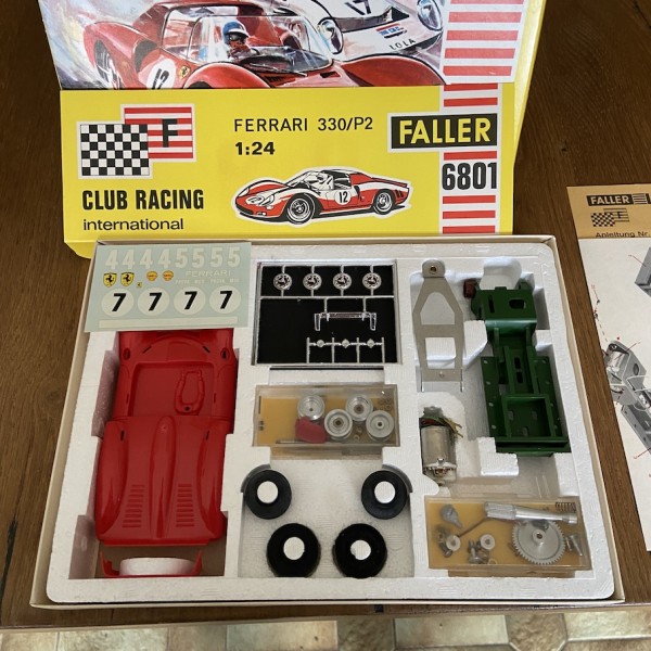 Ferrari 330/P2 FALLER 1:24 Club Racing 6801 en boite
