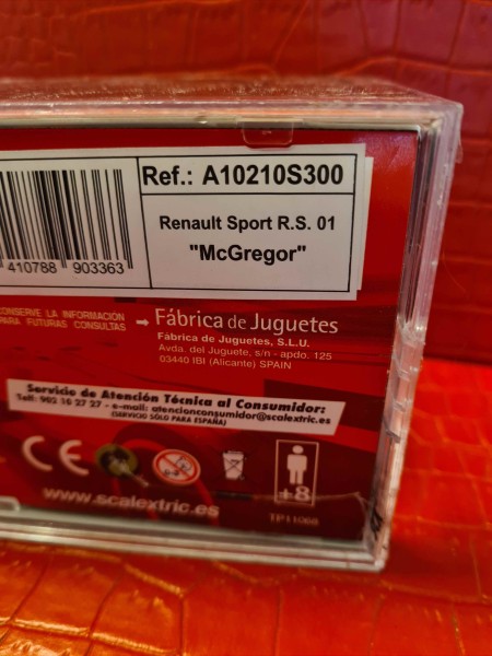 RENAULT SPORT RS 01 MC GREGOR SCALEXTRIC REF A10210S300