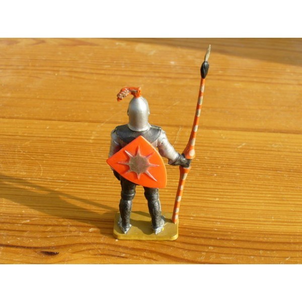 Chevalier en armure avec lance socle gris Starlux  MOYEN ÂGE