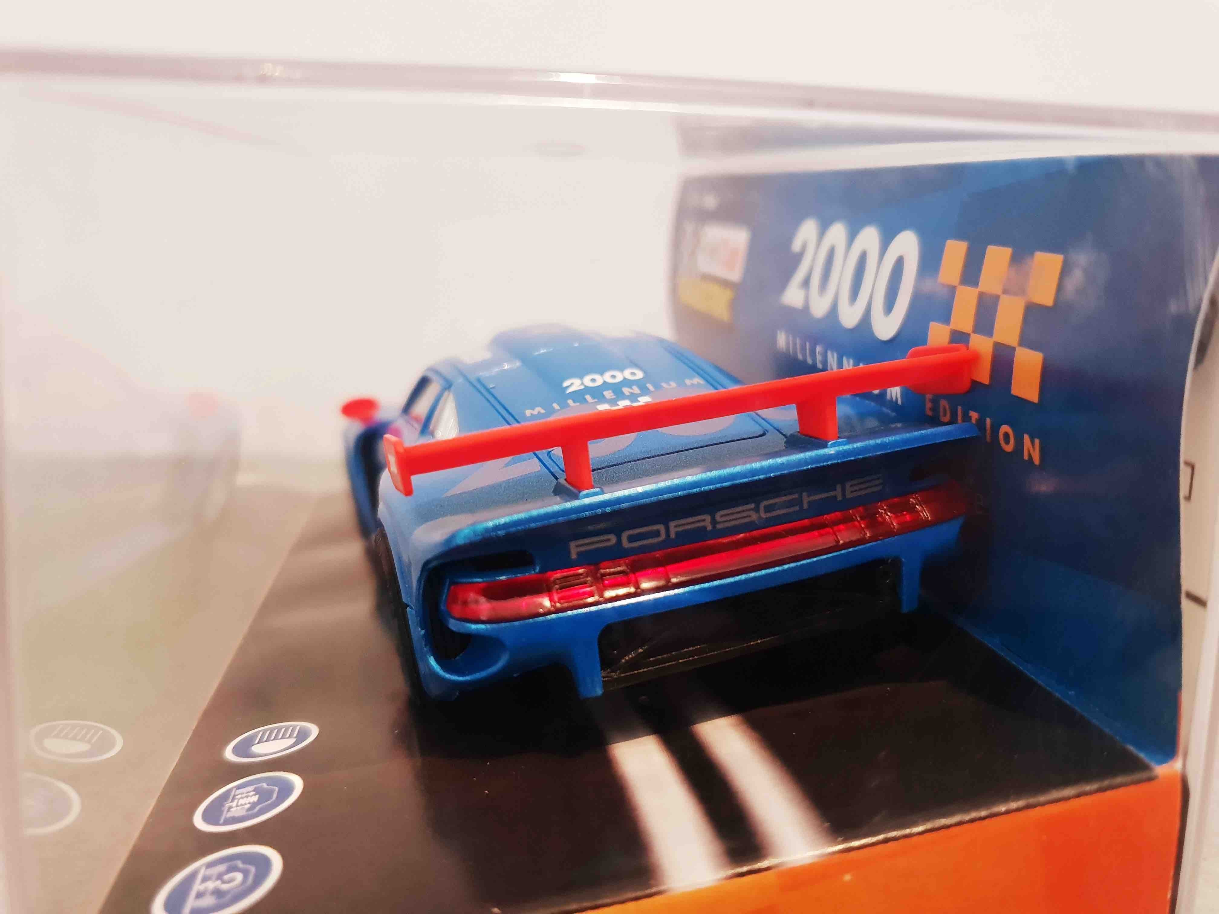 SCALEXTRIC 6043 2000 MILLENIUM EDITION PORSCHE 911 GT1