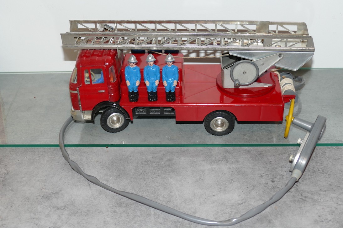 CAMION POMPIER BERLIET GAK 5 MONT BLANC 604-4