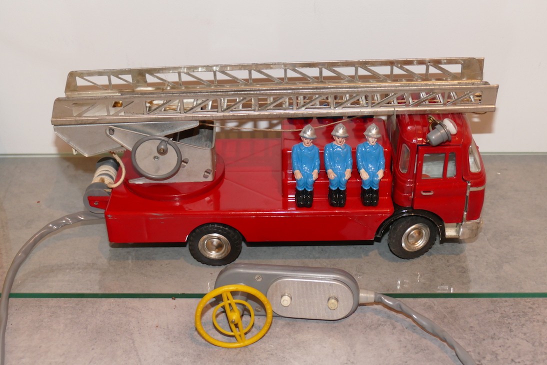 CAMION POMPIER BERLIET GAK 5 MONT BLANC 604-4