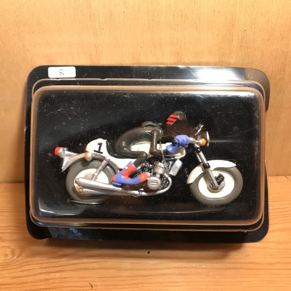 Walter Coulede - Suzuki GT 750 - Joe Bar Team n°8