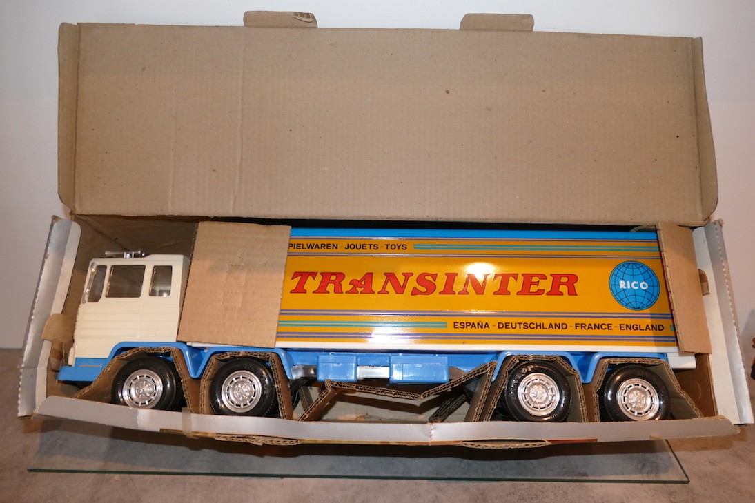 Rico  n° 120 camion PEGASO moteur à piles filoguidé 65,5 cm boite d'origine