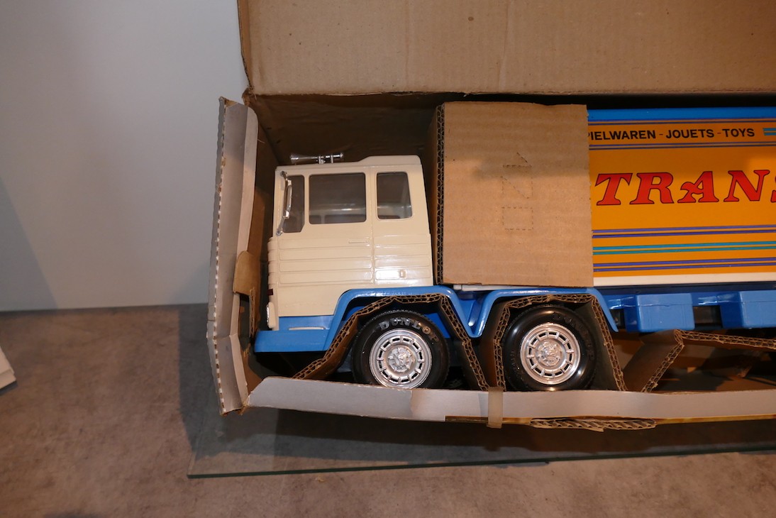 Rico  n° 120 camion PEGASO moteur à piles filoguidé 65,5 cm boite d'origine