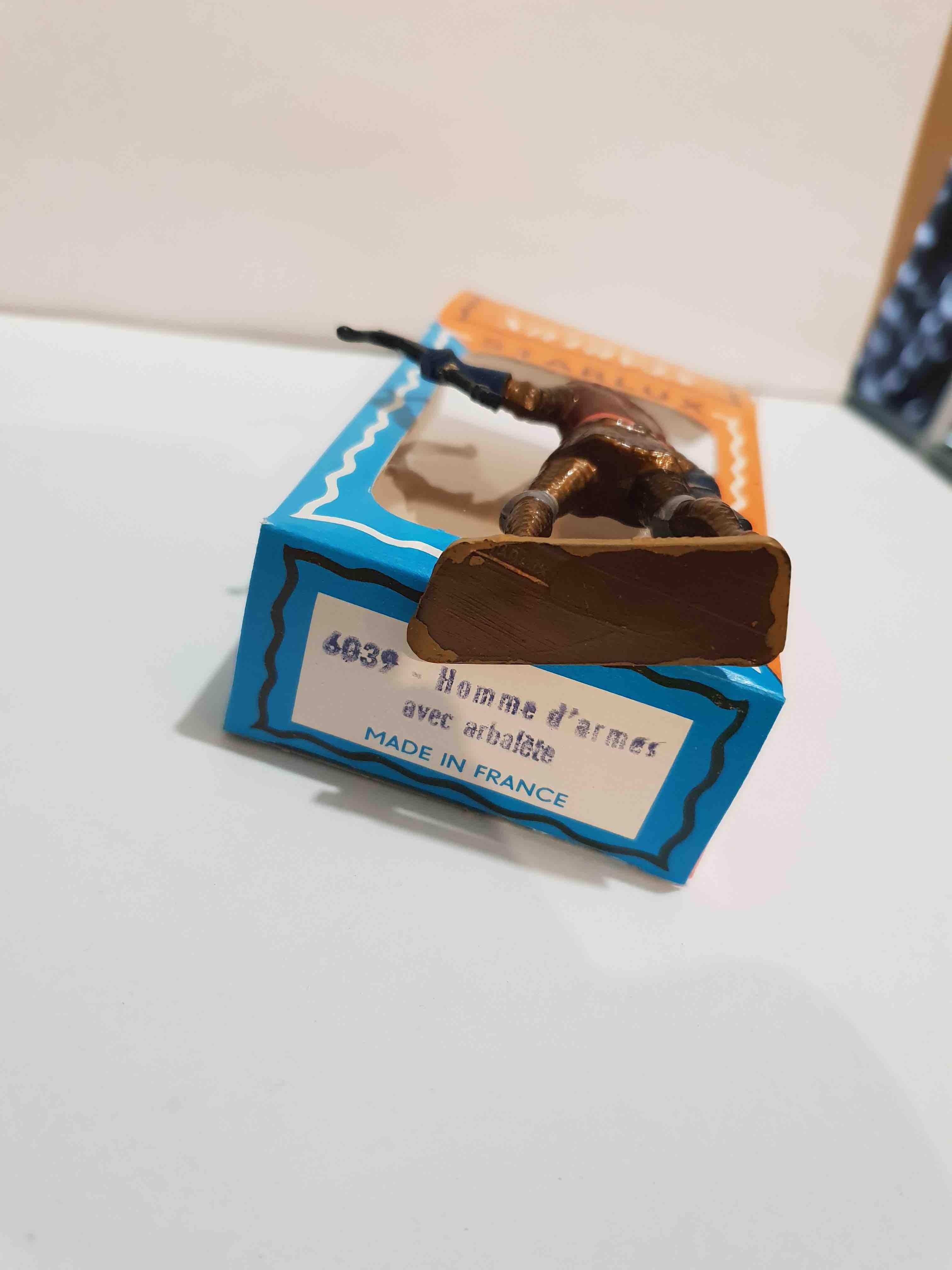 HOMME D'ARMES AVEC ARBALÈTE STARLUX MOYEN ÂGE REF 6039