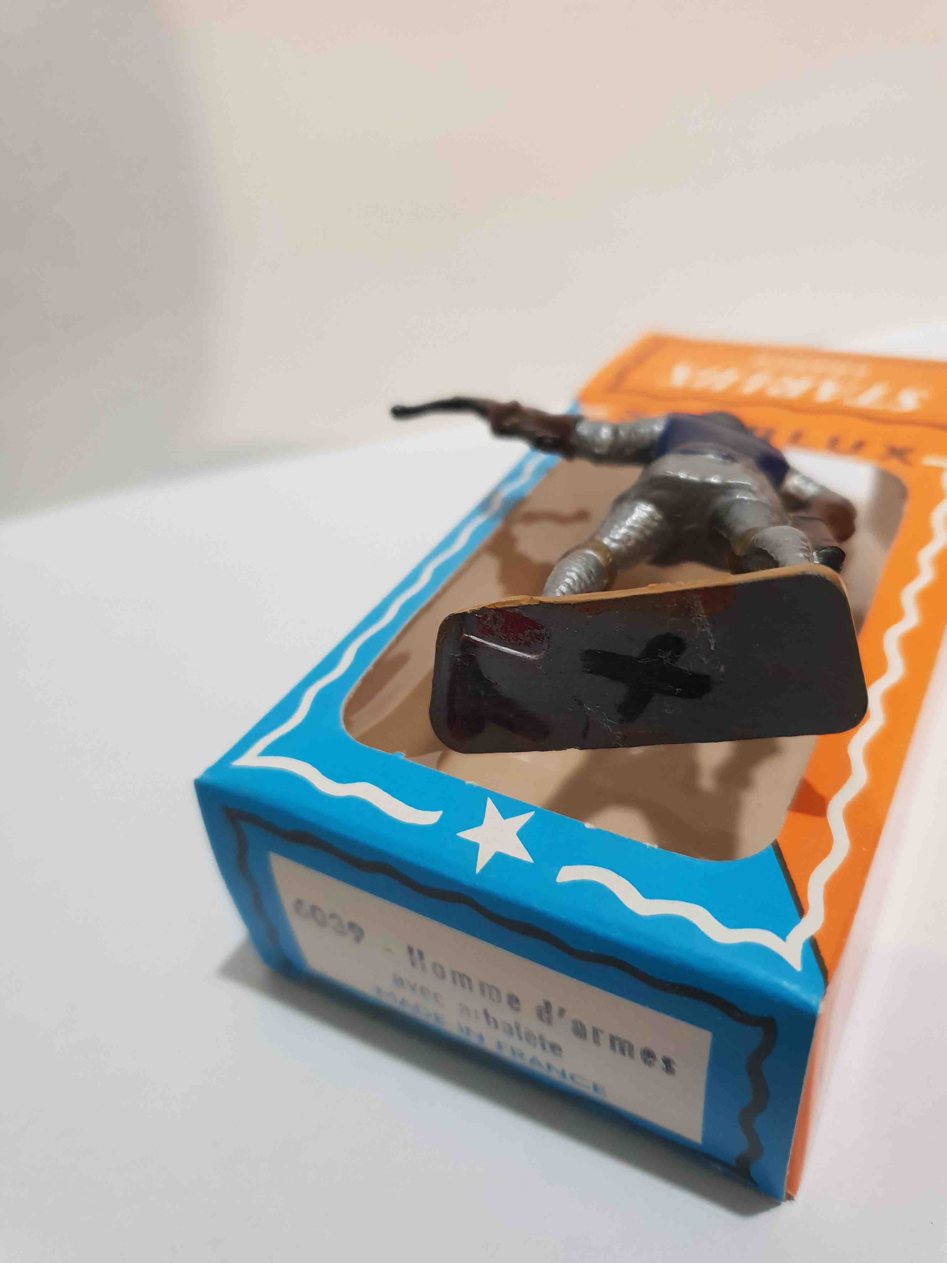 HOMME D'ARMES AVEC ARBALÈTE STARLUX MOYEN ÂGE REF 6039