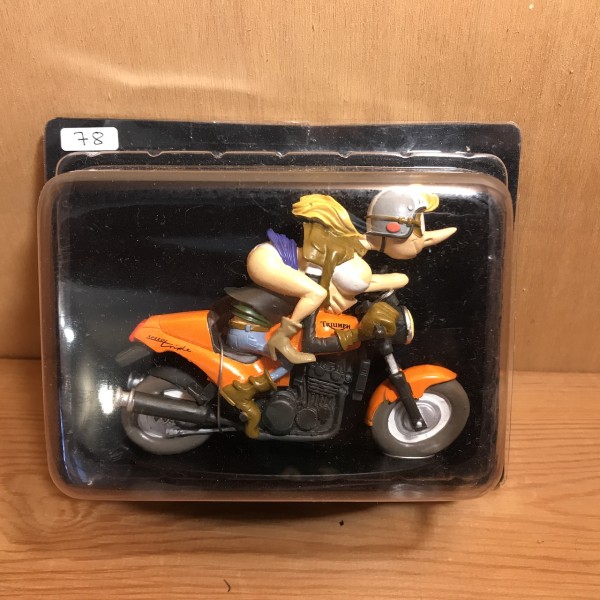 Helena Pafroix Ozieu J Voirien - Triumph 900 - Joe Bar Team n° 78