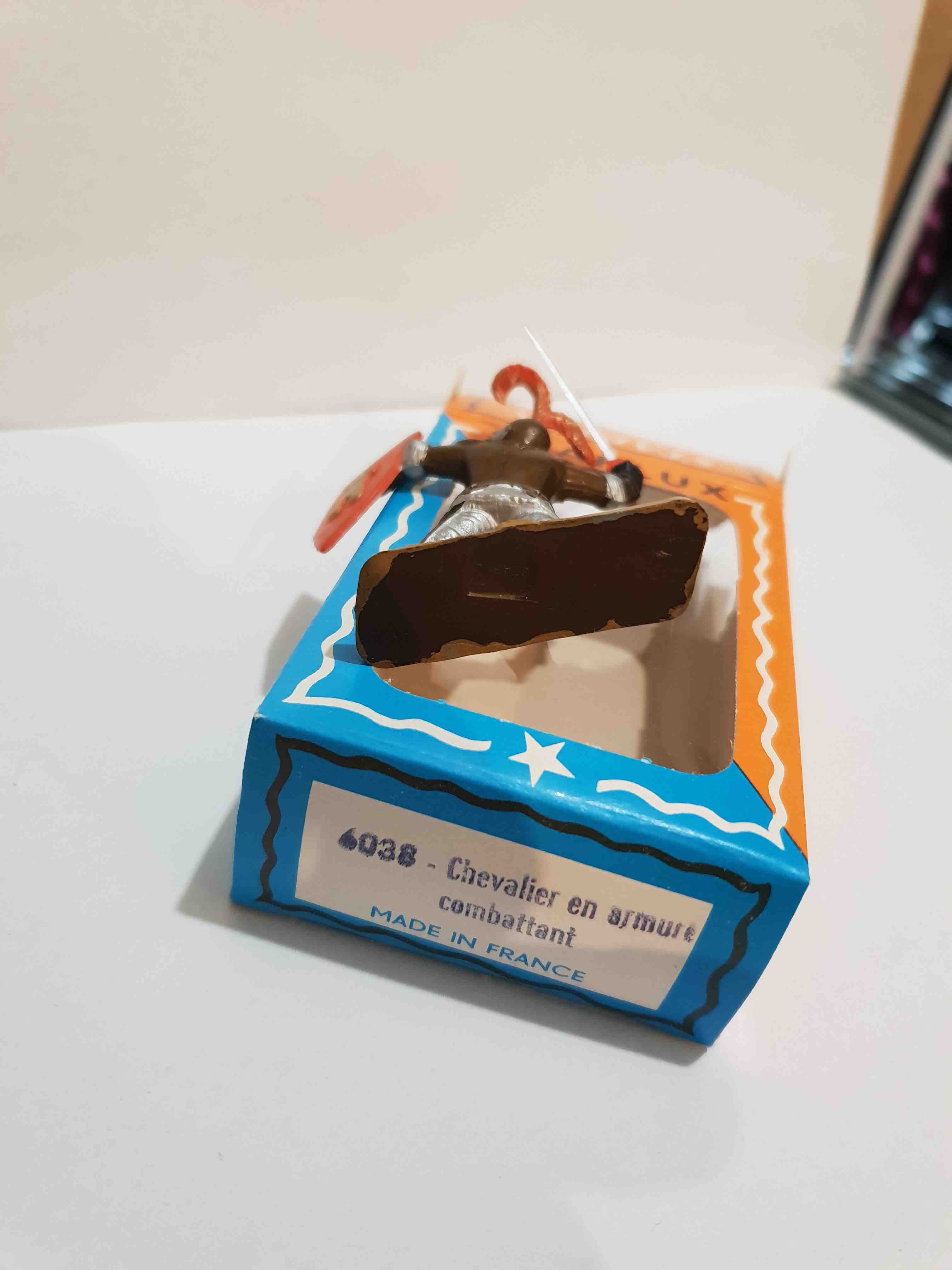 CHEVALIER EN ARMURE COMBATTANT MOYEN AGE STARLUX REF 6038