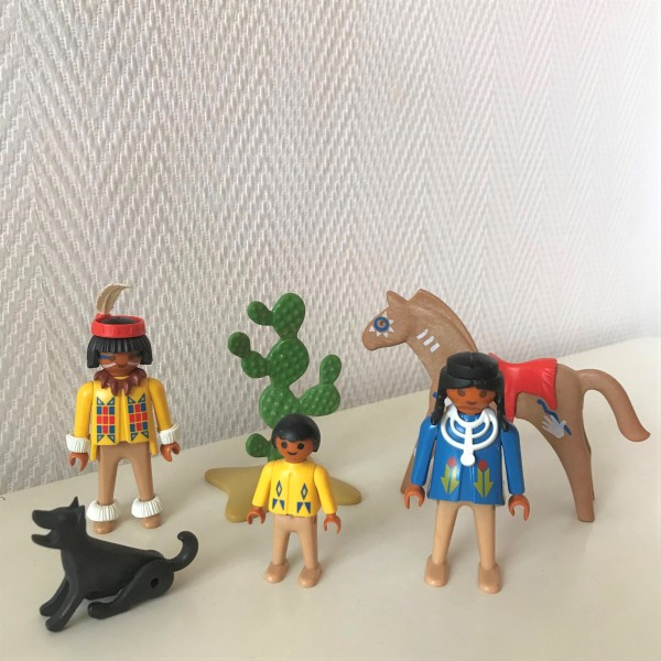 Famille d'indiens Playmobil