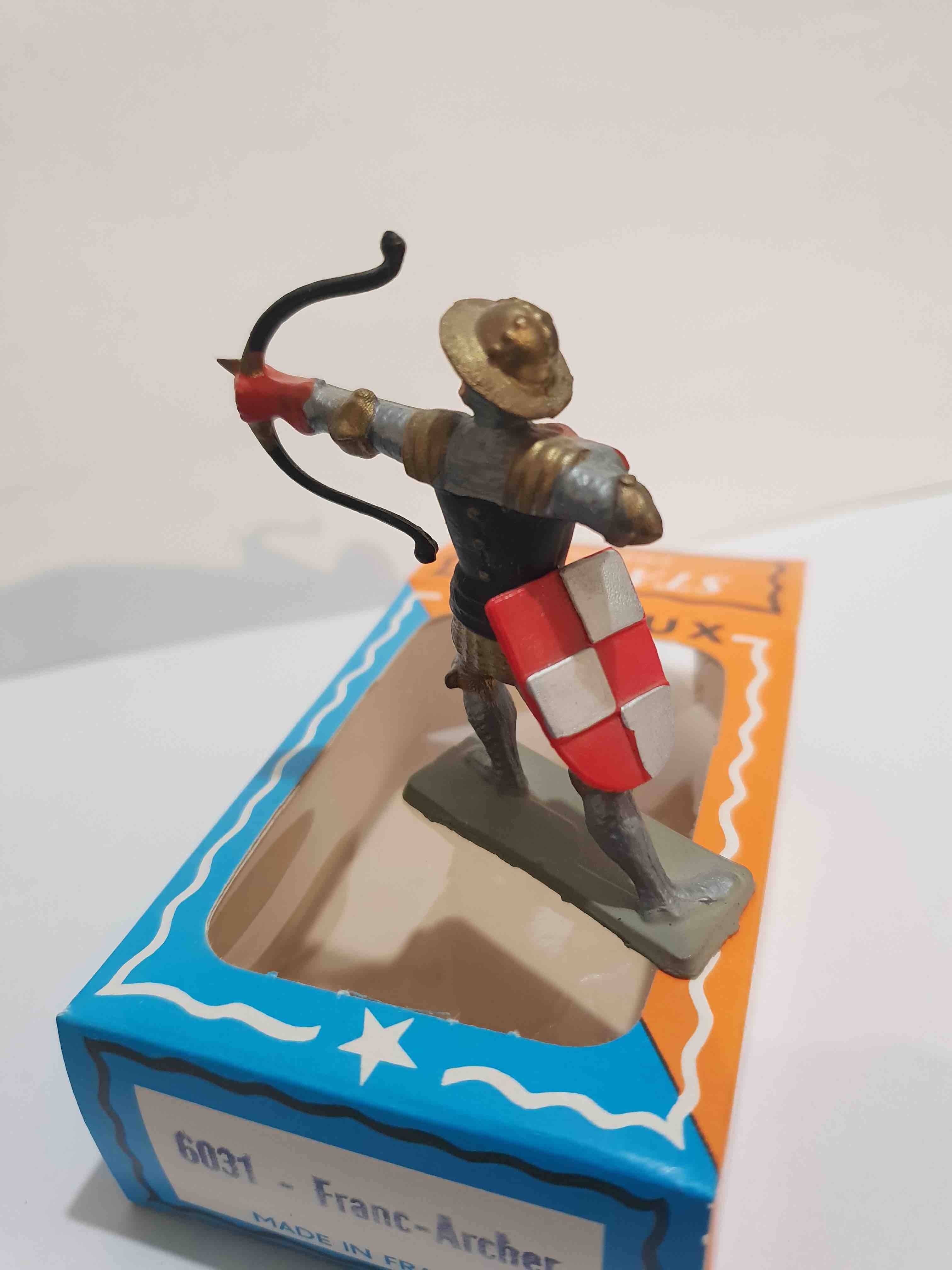 FRANC ARCHER  PIEDS GRIS MOYEN ÂGE STARLUX RÉF 6031