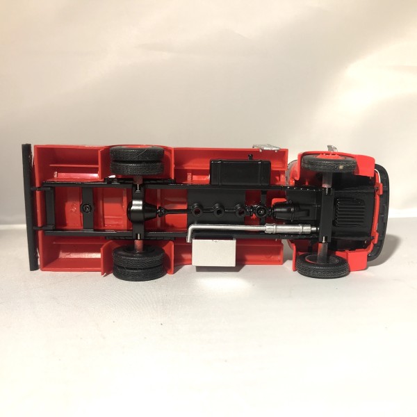 Camion citerne Avia IXO