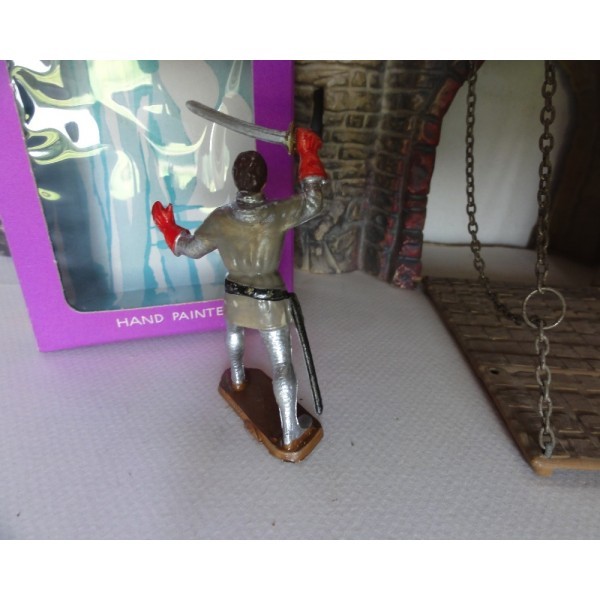 IVANHOÉ SOCLE OCRE PIEDS GRIS MOYEN ÂGE STARLUX