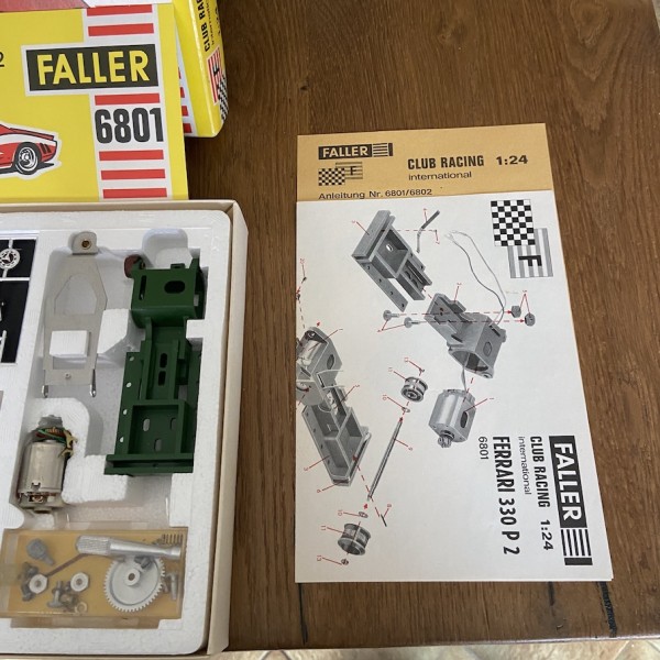 Ferrari 330/P2 FALLER 1:24 Club Racing 6801 en boite
